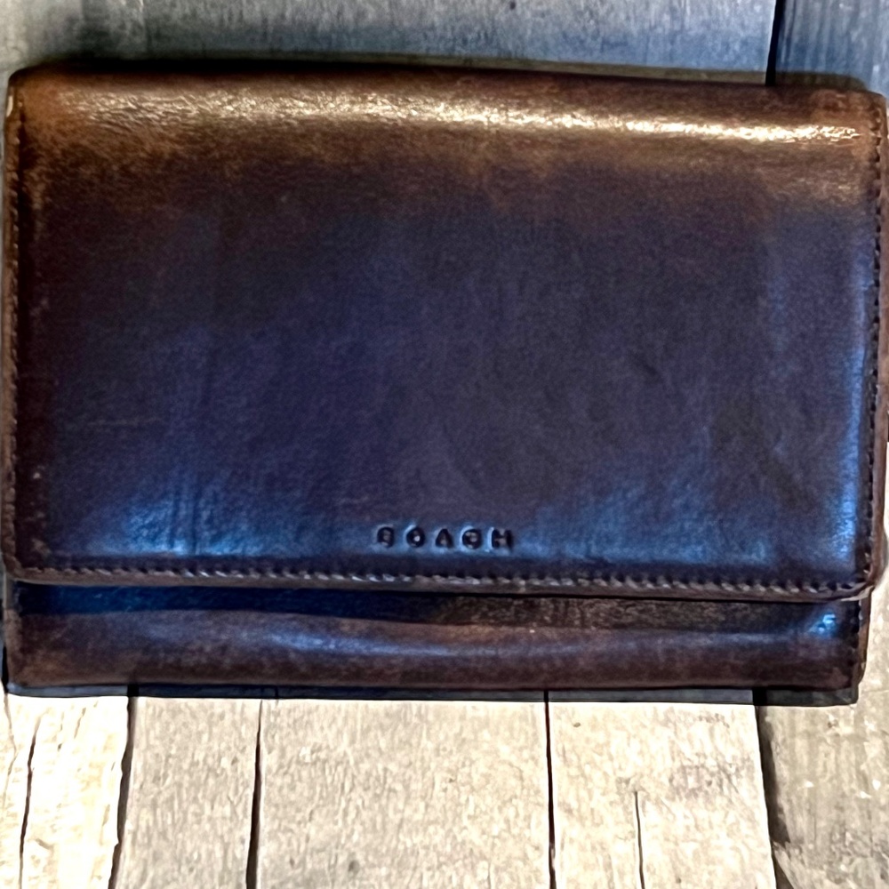 Vintage Coach leather wallet w/zipper coin pouch, CC holder, snap closure.